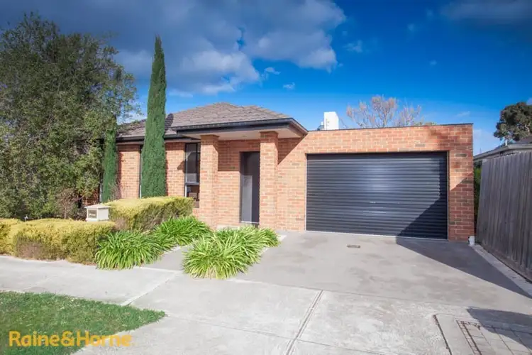 2/20 Turnberry Drive, Sunbury VIC 3429
