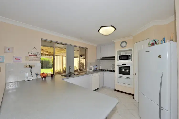 Seventh view of Homely house listing, 2 Nora Court, Safety Bay WA 6169