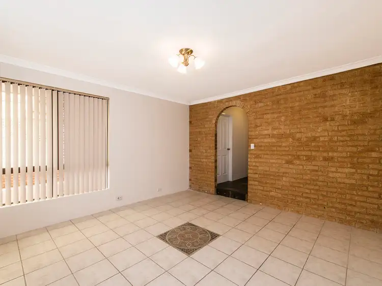 Sixth view of Homely house listing, 4 Logpine Crescent, Camillo WA 6111