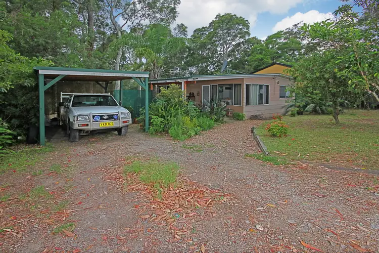 22 Berrima Parade, Surfside NSW 2536