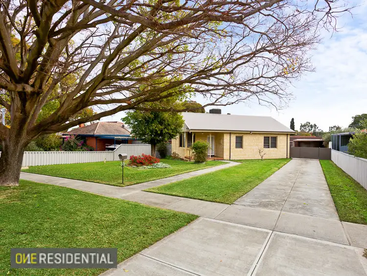 35 Tonkin Road, Hilton WA 6163