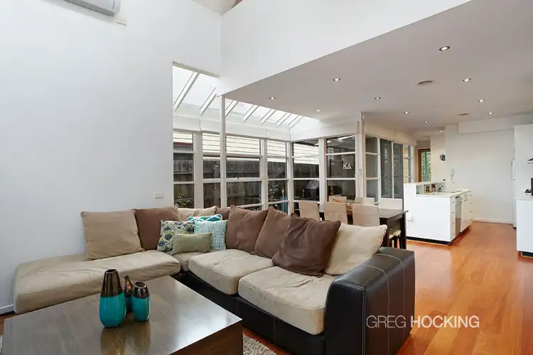 Hall Street, Newport VIC 3015