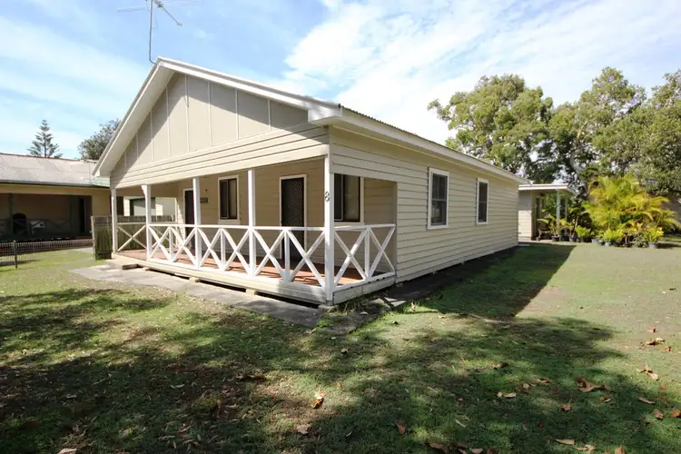 8 Bay St, Hat Head NSW 2440