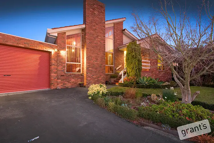 4 Ezard Close, Berwick VIC 3806