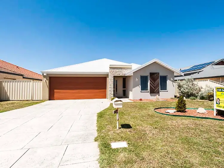14 Arpenteur Turn, Madora Bay WA 6210