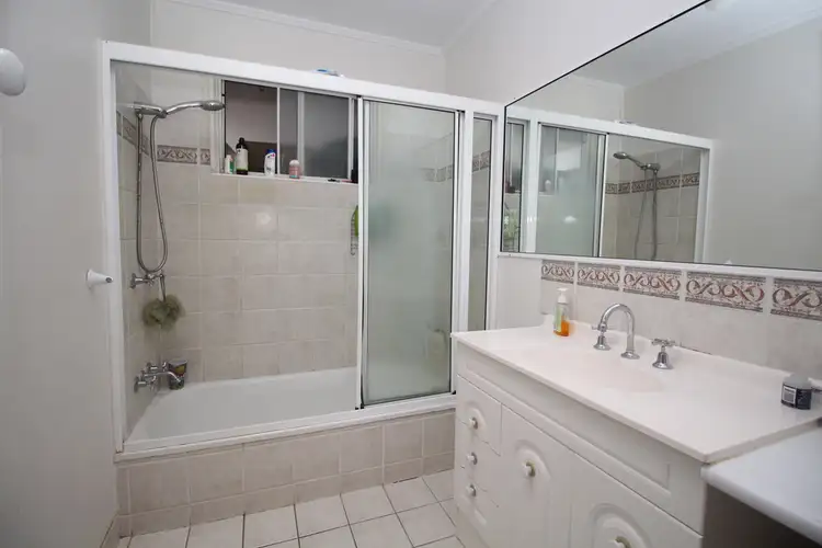 Sixth view of Homely house listing, 5 Kenilworth Avenue, Hyde Park QLD 4812