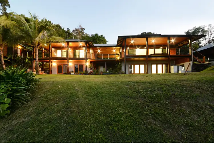 38 Parkwood Terrace, Cannonvale QLD 4802