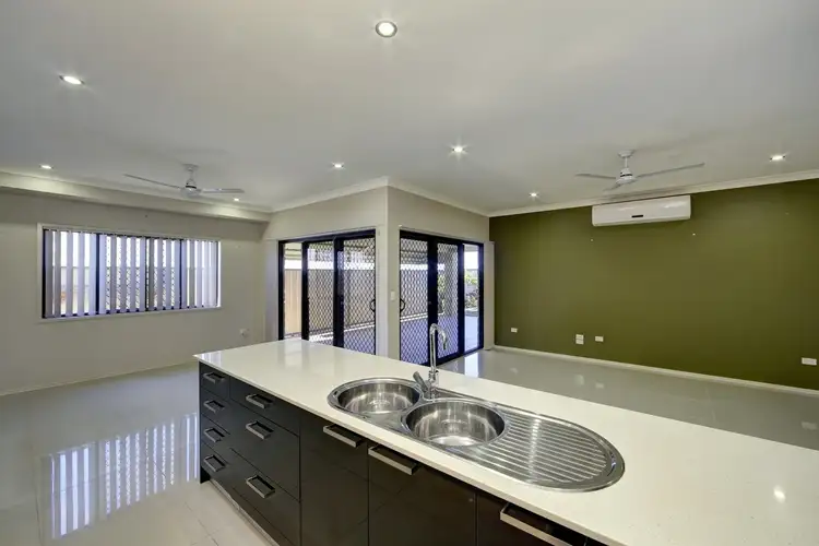 Seventh view of Homely house listing, 2 Villa Court, Ashfield QLD 4670