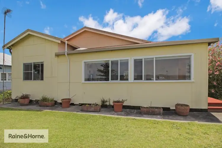 26 North Burge Road, Woy Woy NSW 2256