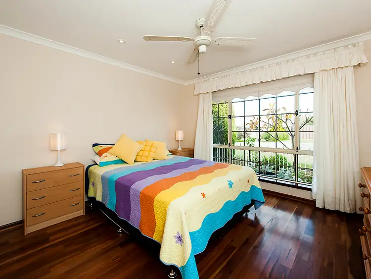 2 East Road, Shoalwater WA 6169