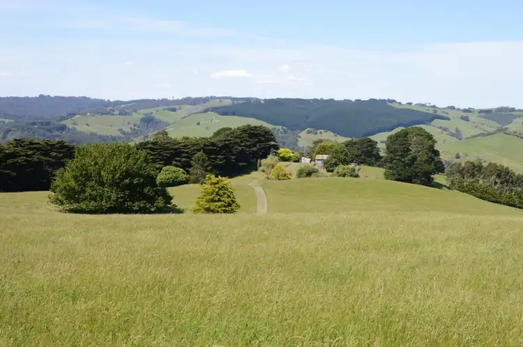 27 McIntosh's Road North, Strzelecki VIC 3950