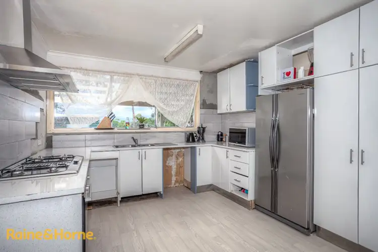 Second view of Homely house listing, 17 Gilchrist Crescent, Sunbury VIC 3429