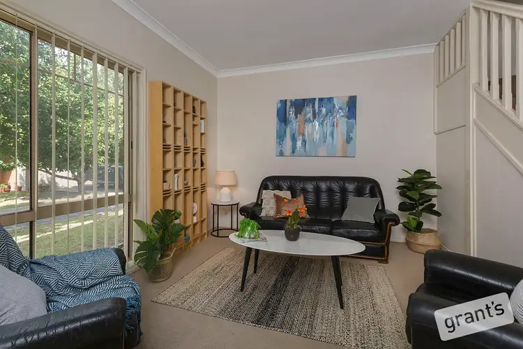 2/12 Grant Close, Berwick VIC 3806