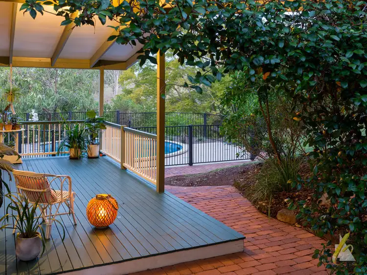 24 McMullen Rd, Brookfield QLD 4069