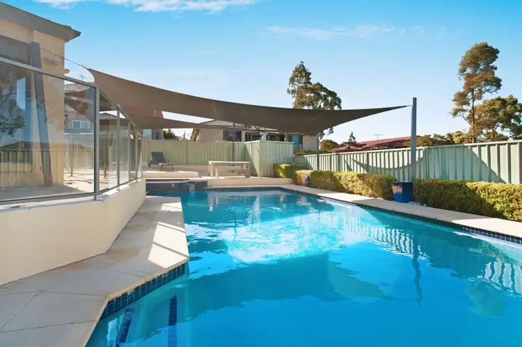 6 Derry Close, Ashtonfield NSW 2323