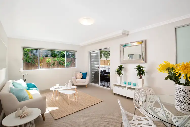 Main view of Homely unit listing, 6/11-13 Holborn Avenue, Dee Why NSW 2099