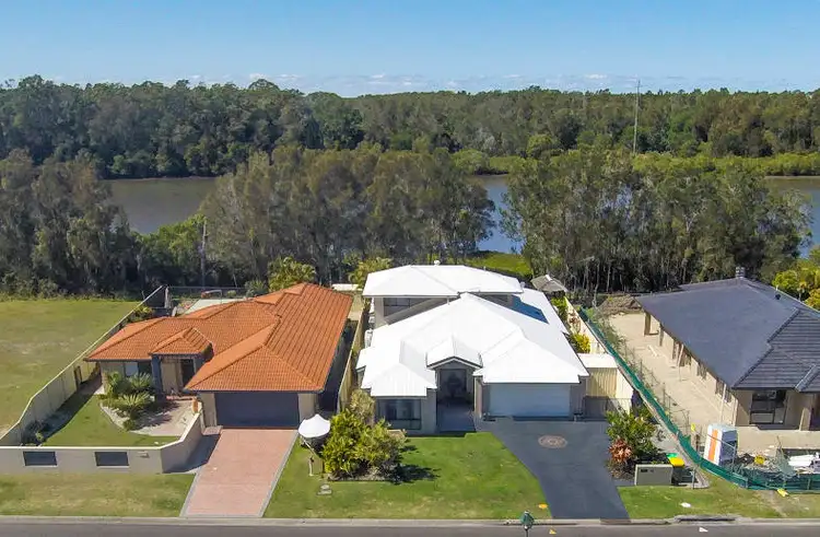 22 Bayview Drive, Yamba NSW 2464