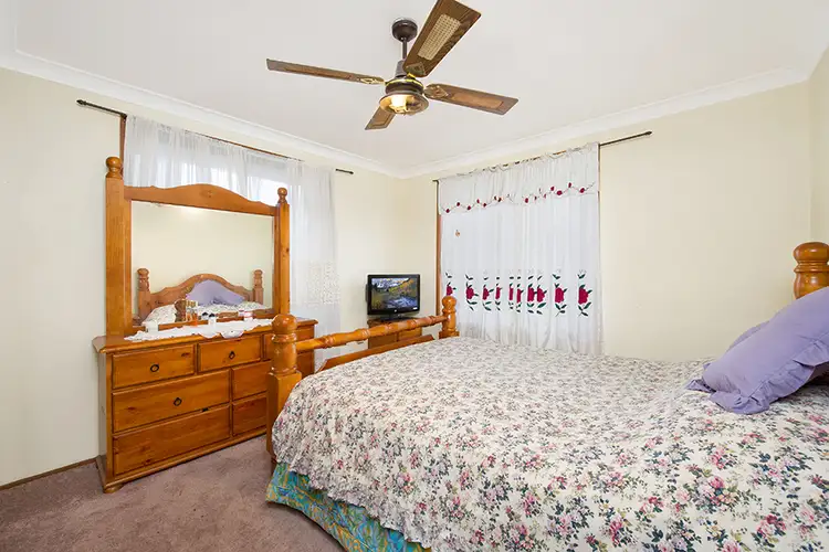 Fifth view of Homely villa listing, 4/4 Bundy Close, Macquarie Fields NSW 2564