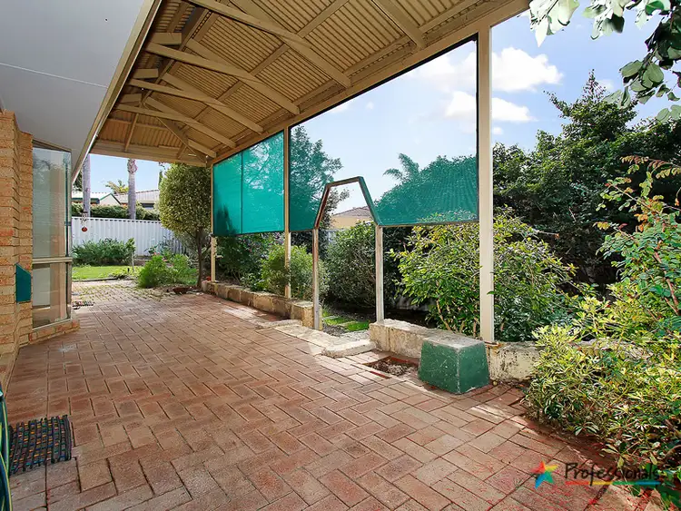 6A Snowy Close, Alexander Heights WA 6064