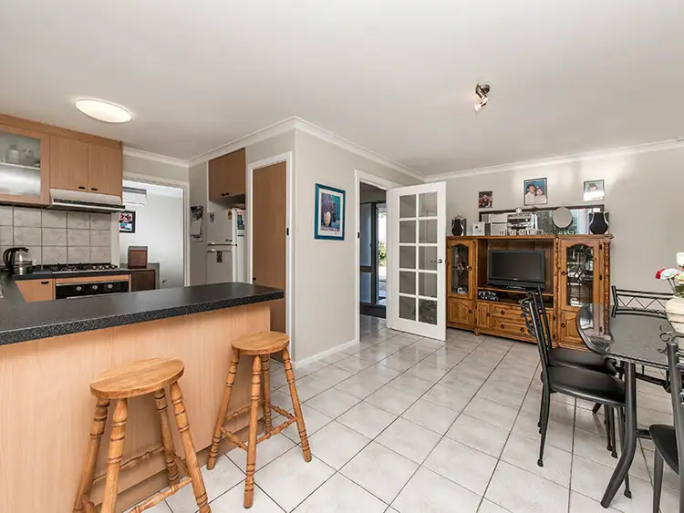 Sixth view of Homely house listing, 8 Robertson Court, Kingsley WA 6026