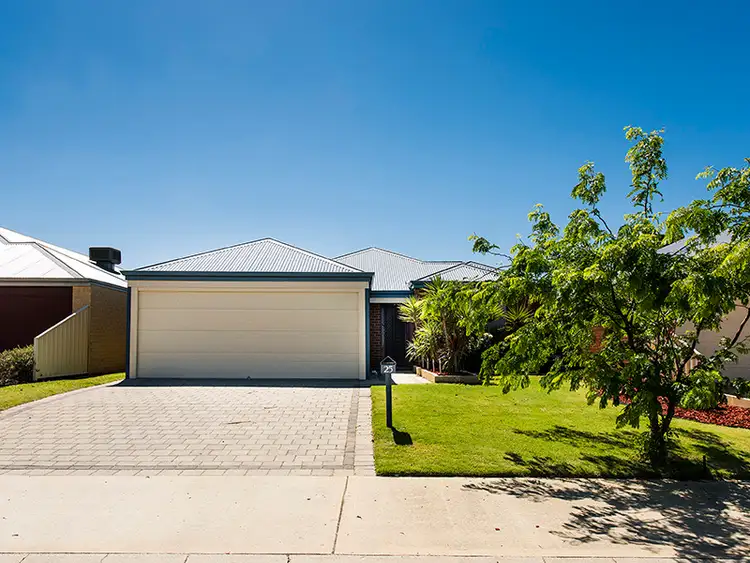 25 Yindana Blvd, Lakelands WA 6180