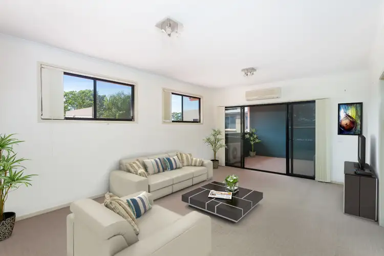 9/8 Gamble St, Graceville QLD 4075