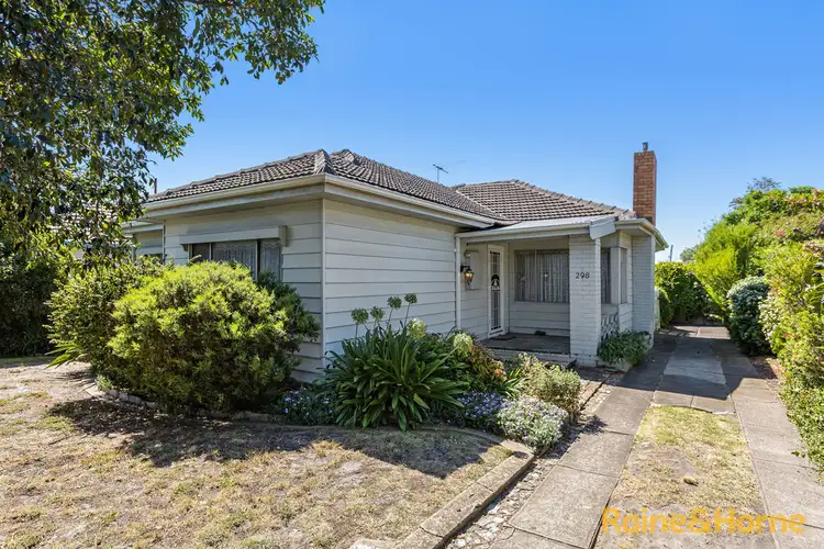 298 Douglas Parade, Newport VIC 3015