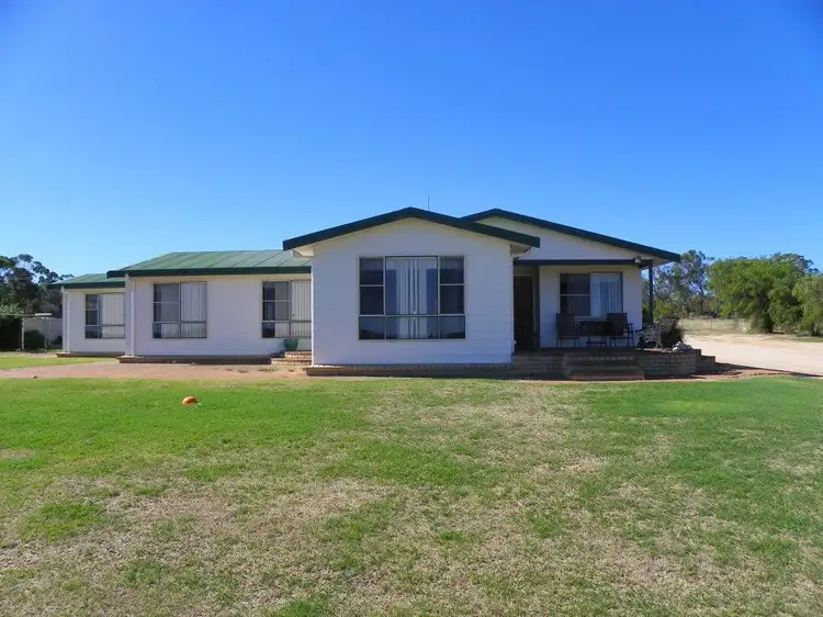 'Gunnadoo' 68 Mills Street, Katanning WA 6317
