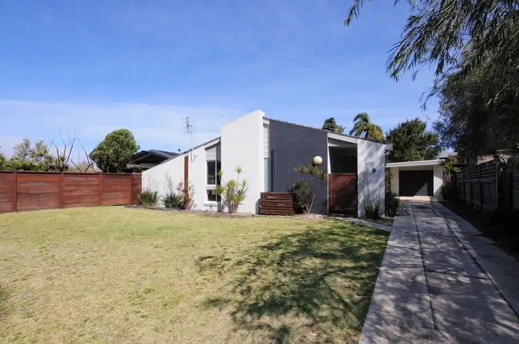 9 Illfracombe Avenue, Vincentia NSW 2540