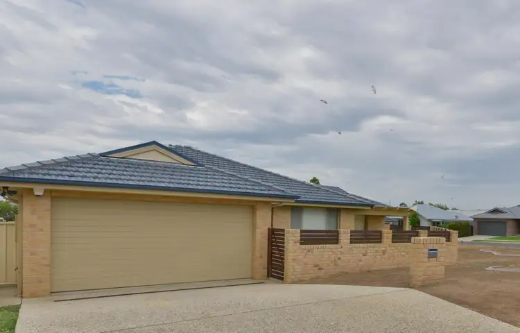 Main view of Homely house listing, 52 Warwick Road, Tamworth NSW 2340