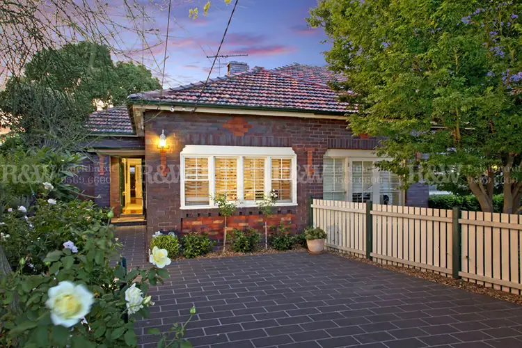 27 Mons Street, Russell Lea NSW 2046