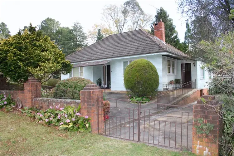 3 Langford Street, Wentworth Falls NSW 2782