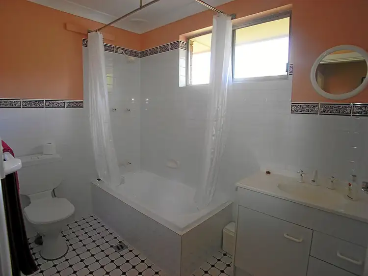 Sixth view of Homely townhouse listing, 6 / 135 Sampson Street, Orange NSW 2800