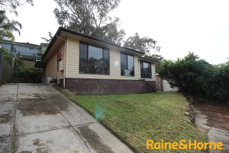 16 Southern Cross Drive, Woodrising NSW 2284