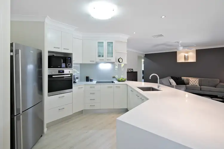 Second view of Homely house listing, 10 Inkerman Place, Thornlands QLD 4164