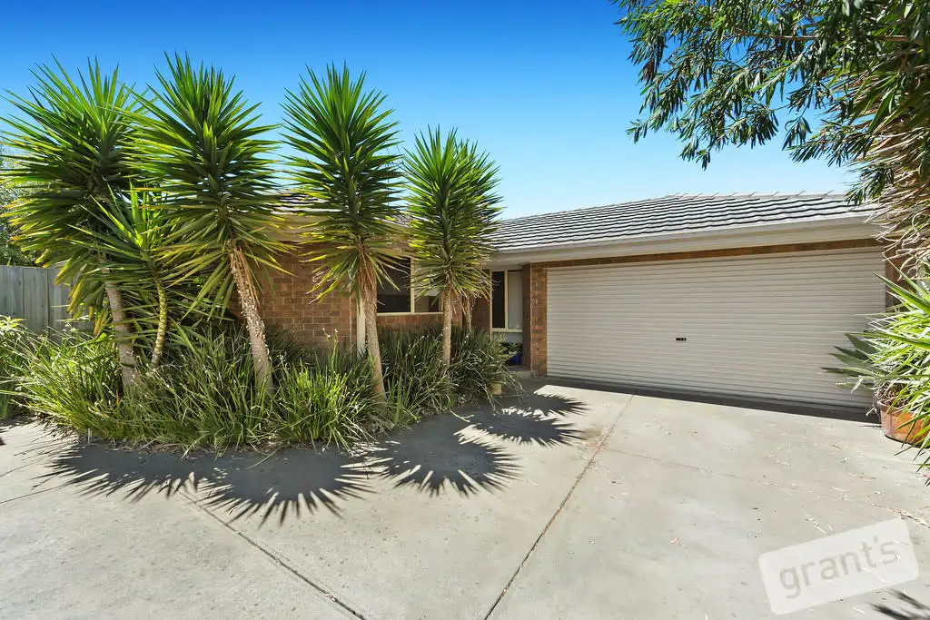 Main view of Homely unit listing, 2/82 Dunbarton Drive, Pakenham VIC 3810