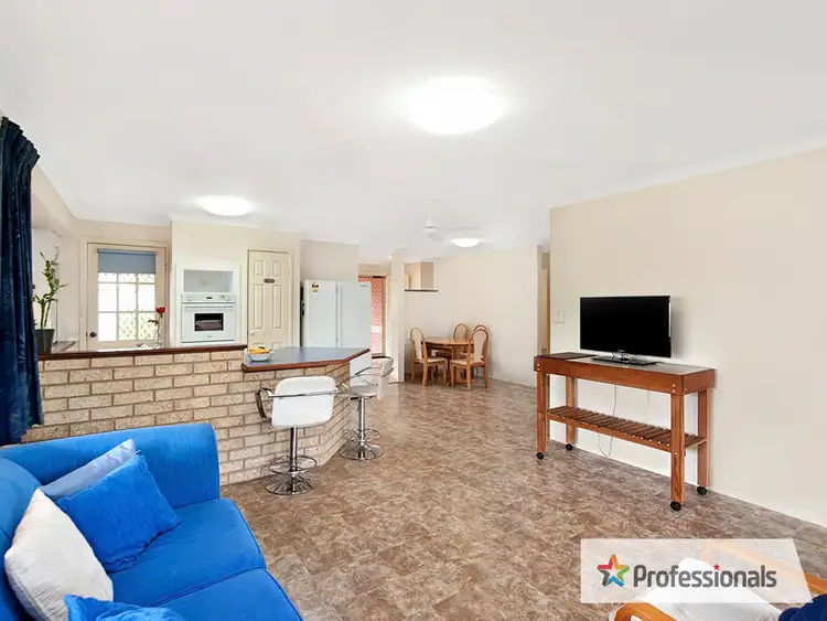 Sixth view of Homely house listing, 2/30 Kingfisher Boulevard, Broadwater WA 6280