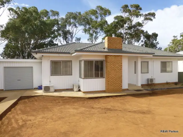 7 Hodges Street, Parkes NSW 2870