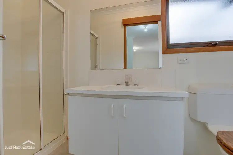 Seventh view of Homely house listing, 4 Foulds Court, Berwick VIC 3806