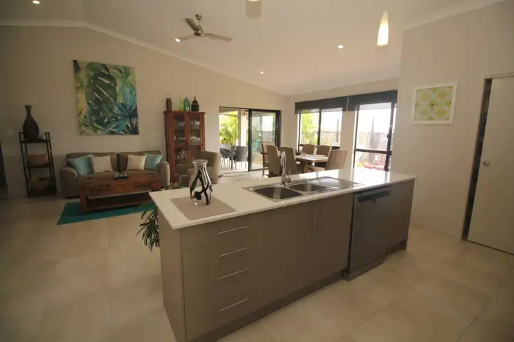 11 Holbourne Street, Bushland Beach QLD 4818