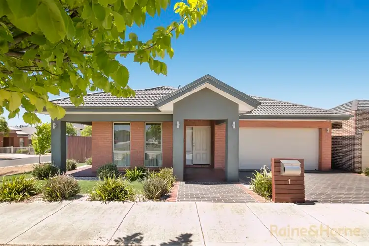 1 Flinders Place, Caroline Springs VIC 3023