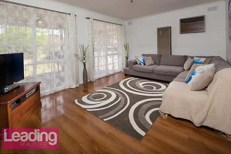 Second view of Homely house listing, 6 Rosapenna Close, Sunbury VIC 3429