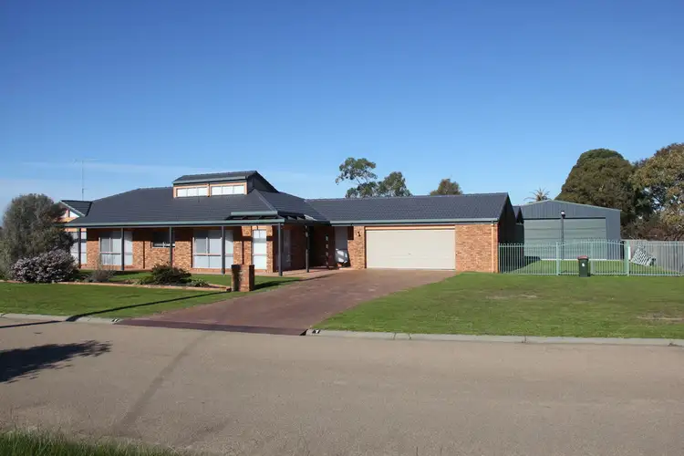 1 Dooley Street, Wy Yung VIC 3875