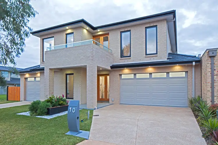 10 Brighton Bay View, Sanctuary Lakes VIC 3030