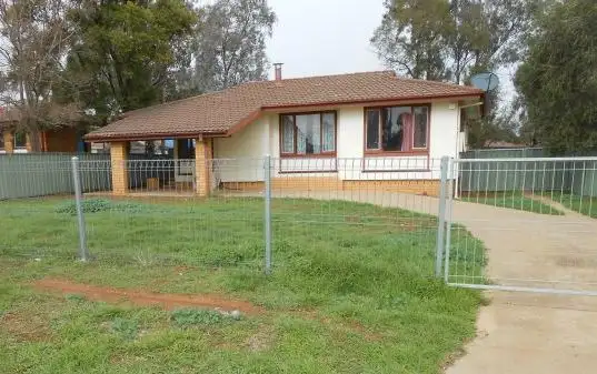 12 Heath Crescent, Griffith NSW 2680