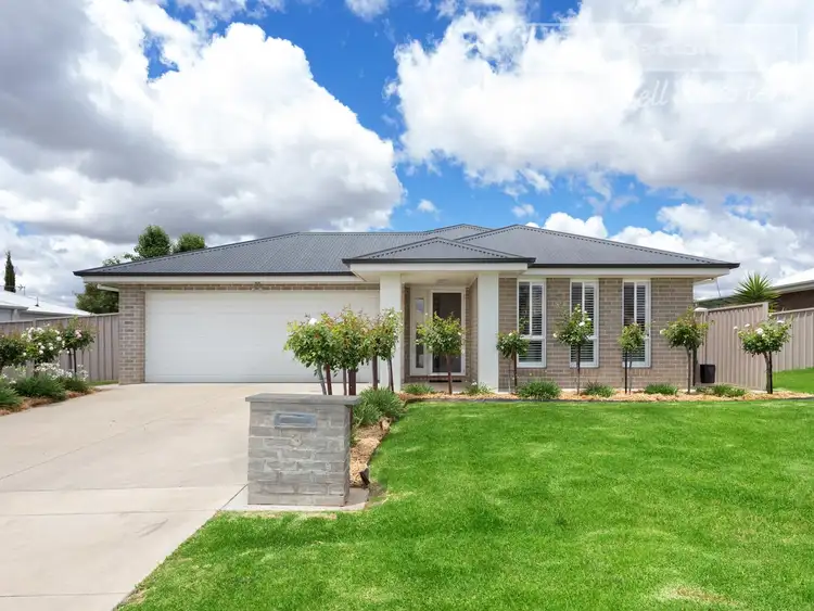 3 Yulong Place, Glenfield Park NSW 2650