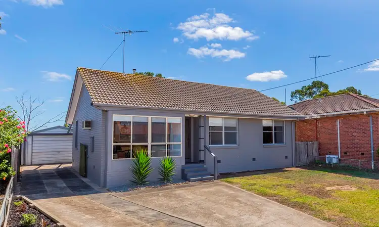 30 Fidge Crescent, Breakwater VIC 3219