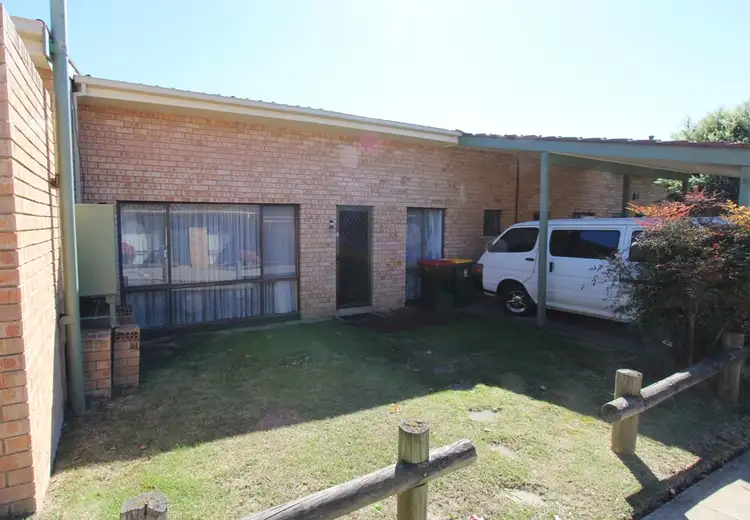 2/143 Lambert Street, Bathurst NSW 2795