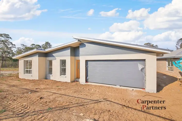 20A & 20B Kurrajong Crescent, Tahmoor NSW 2573