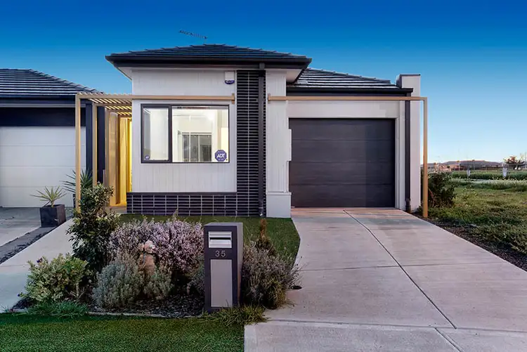 35 Parkleigh Drive, Kurunjang VIC 3337